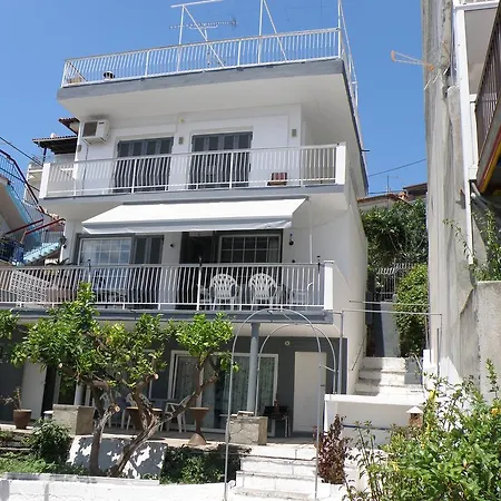 Seaside Neos Marmaras