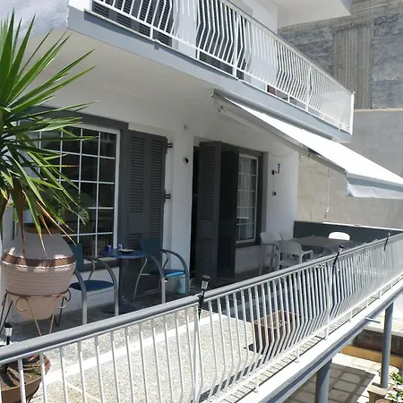 Seaside * Néos Marmarás